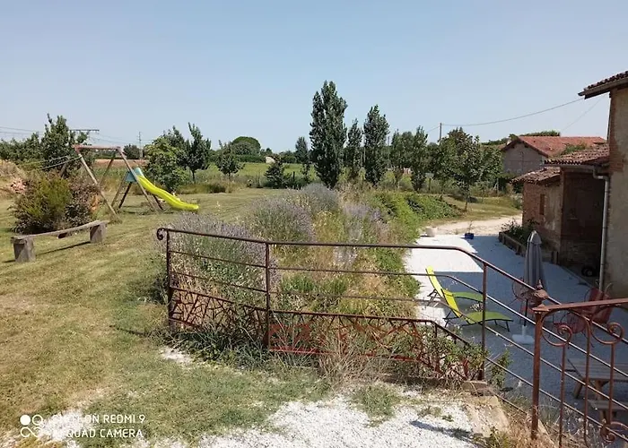 Dom wakacyjny Maison Lauraguaise Parking Grand Jardin Wifi *